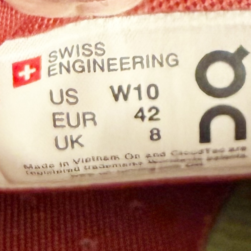 On Running Cloudflow Guava Sneakers Size 10 - image 4